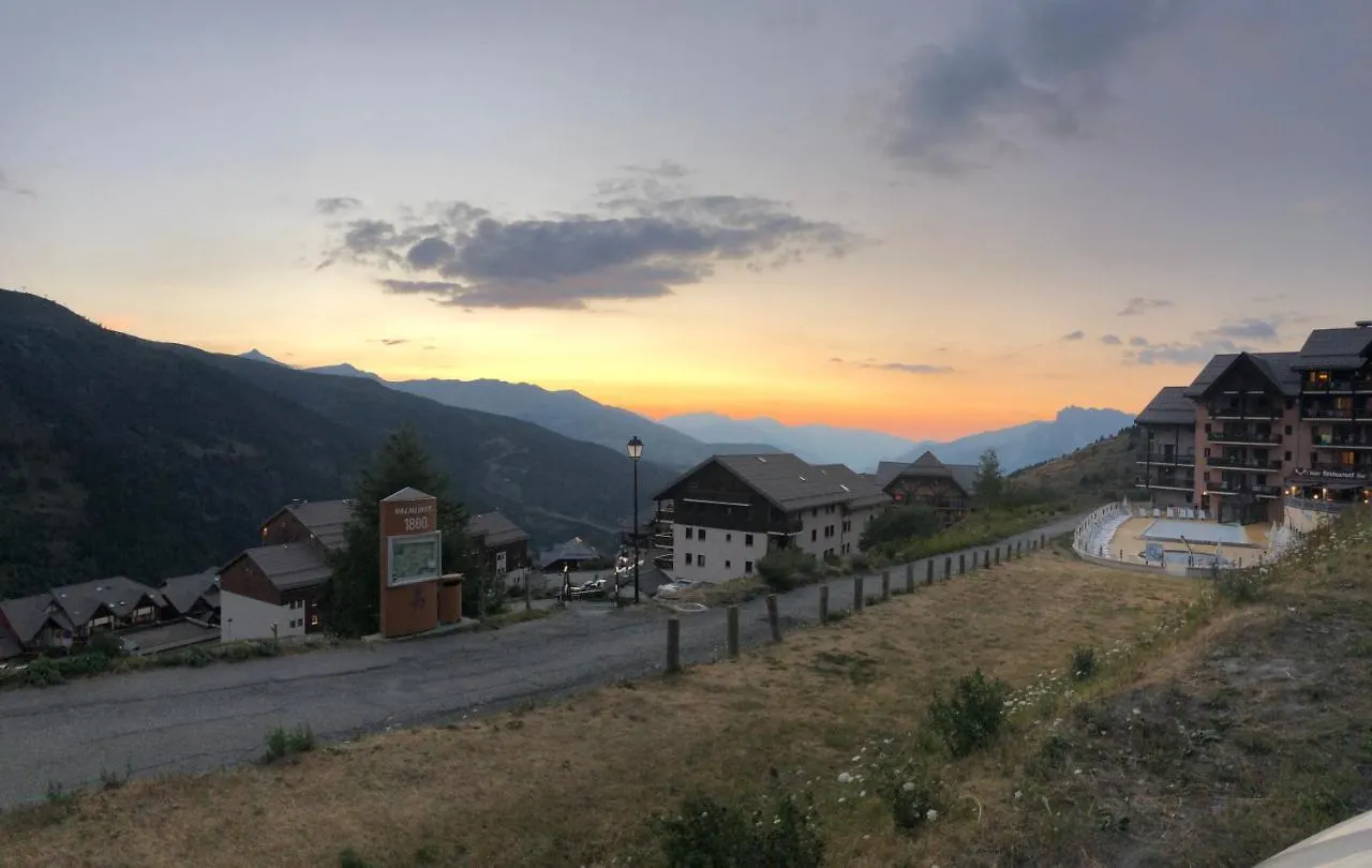 Appartement VALMEINIER 1800 vue montagne 4/6 pers écrin de neige France